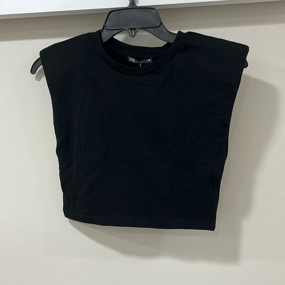 Zara cropped tank top color black size medium